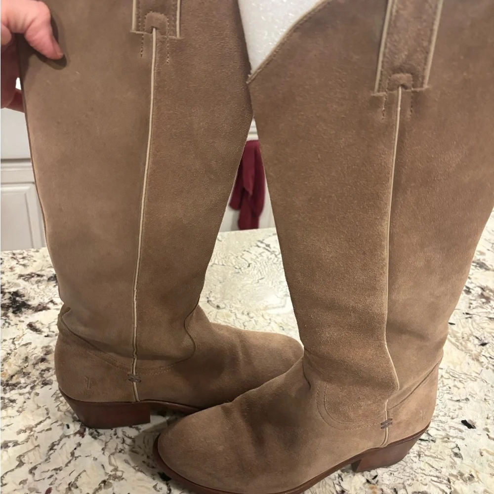 Frye Women's Carson Suede Boots, size 8